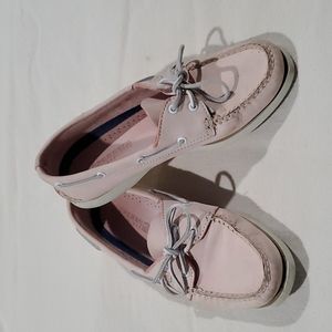 Sperry TopSiders- good used condition. Some faint marks. Lose fit.